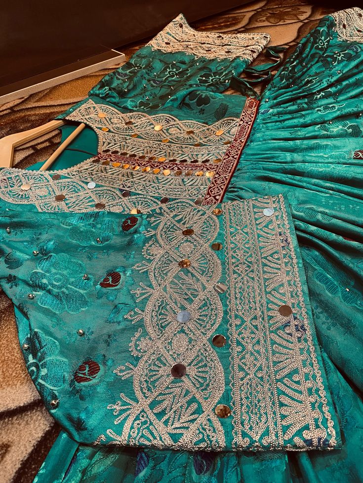 Emerald Gul e Bakhmal