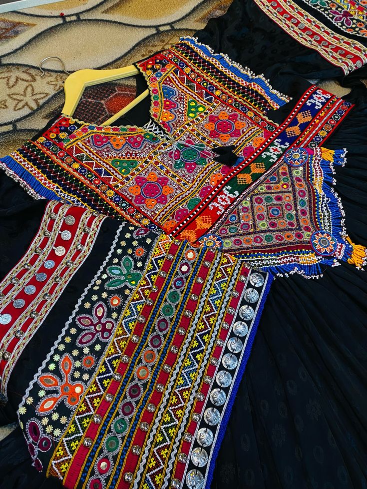 ✨ A timeless masterpiece of Afghan heritage ✨