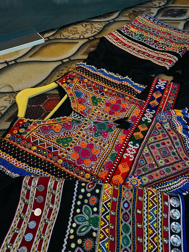 ✨ A timeless masterpiece of Afghan heritage ✨